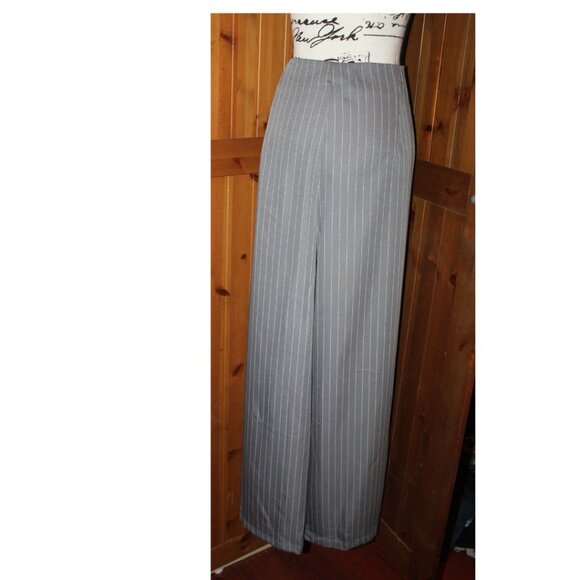 Forever 21 Plus WIde Leg Grey Pinstriped Pants Size 4X NWT - Picture 3 of 12